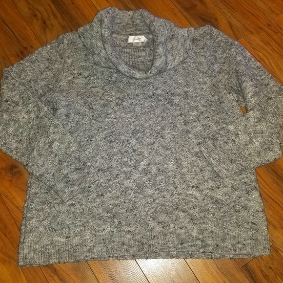 Gray sweater - Picture 1 of 4